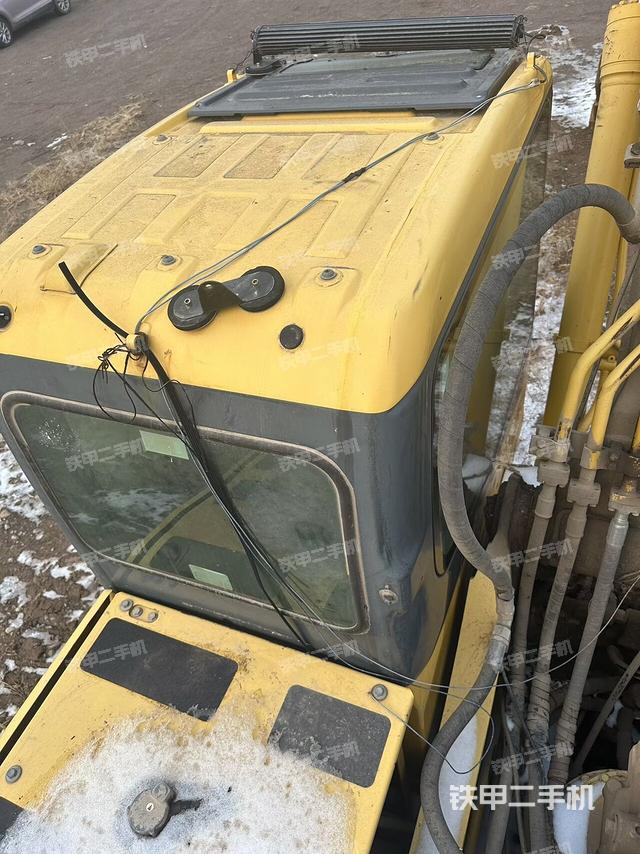 驾驶室顶部（整机外观）