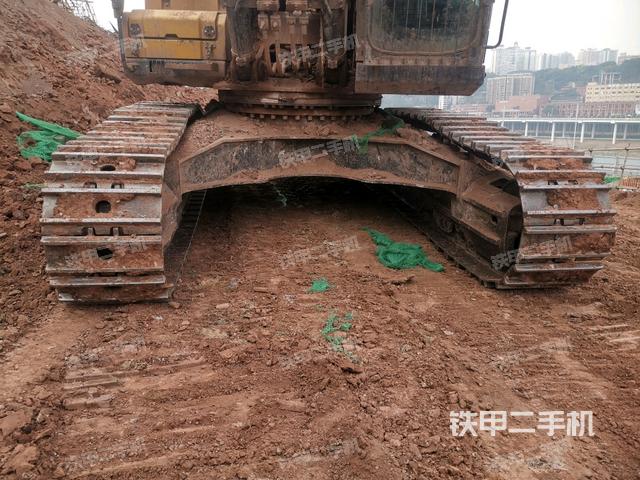 轉(zhuǎn)盤和下車架正前（工作和回轉(zhuǎn)裝置）