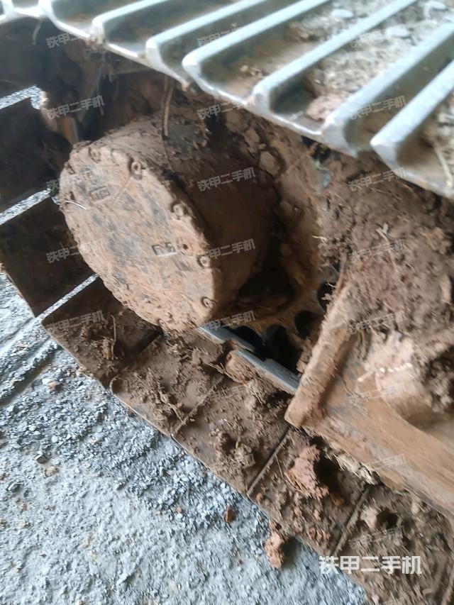 左驅(qū)動(dòng)輪（行走機(jī)構(gòu)）