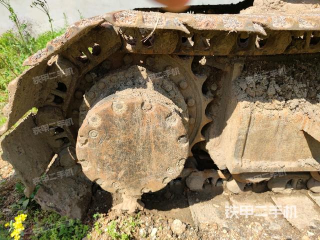 右驱动轮（行走机构）