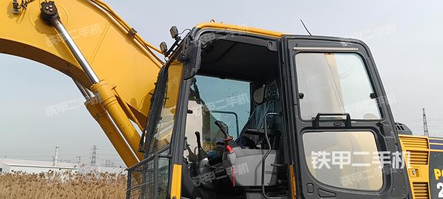 驾驶室整体（整机外观）