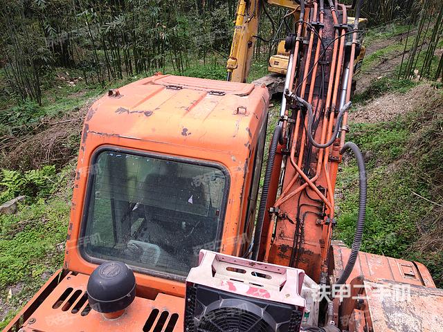 驾驶室顶部（整机外观）