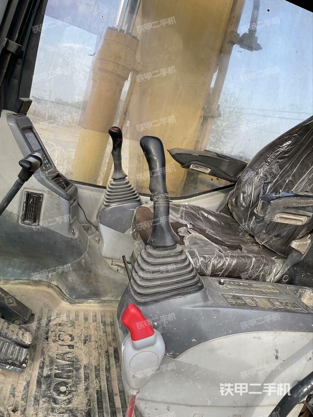 驾驶室整体（整机外观）