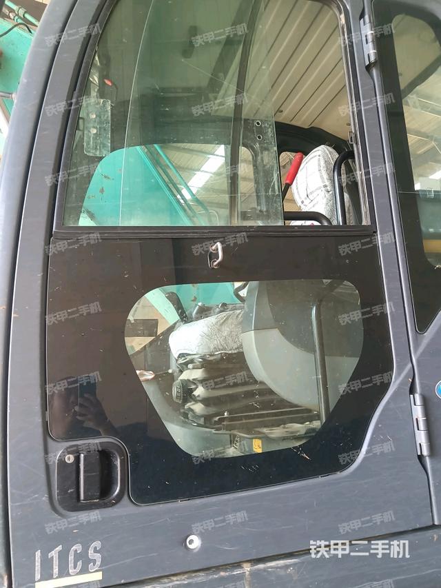 駕駛室正側(cè)（駕駛室部分）