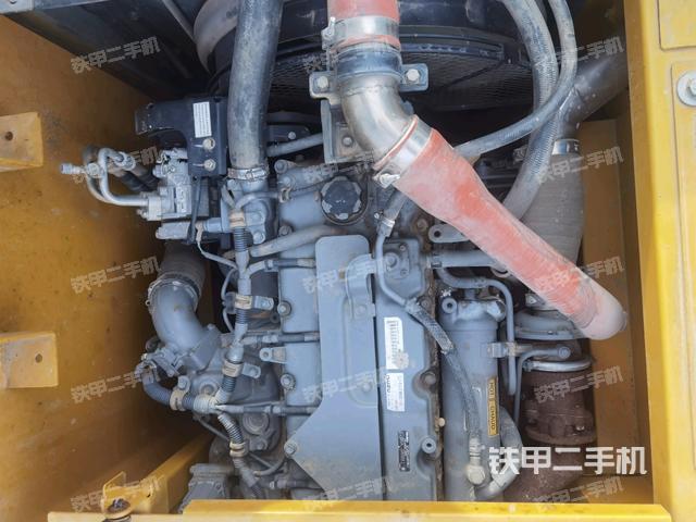 發(fā)動(dòng)機(jī)室（上車部件）