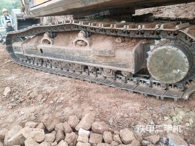 右側(cè)履帶整體（行走機構(gòu)）