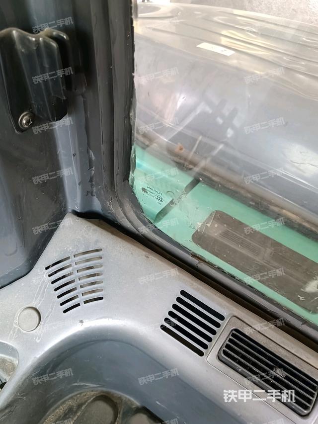 后窗玻璃角標(biāo)（駕駛室部分）