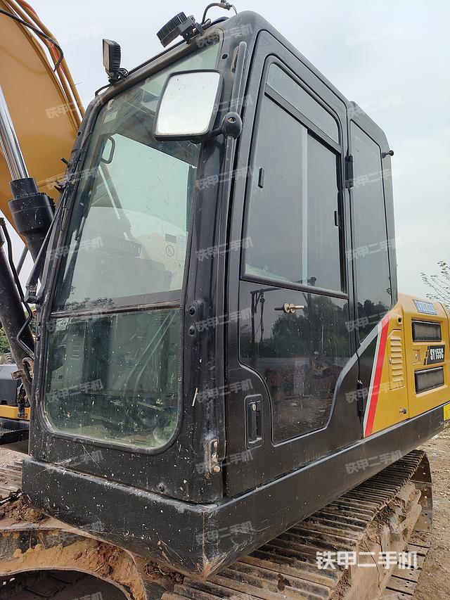 驾驶室整体（整机外观）