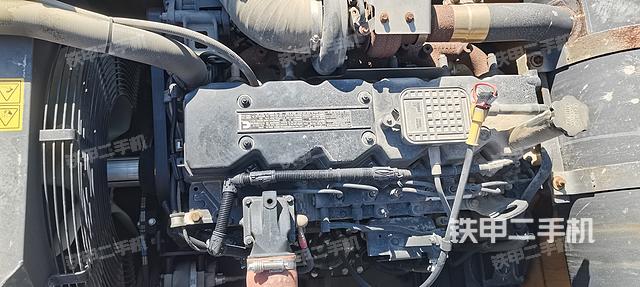 驾驶室顶部（整机外观）