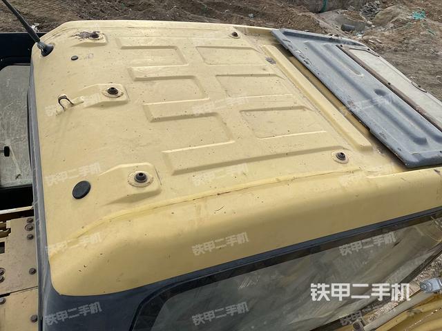 驾驶室顶部（整机外观）