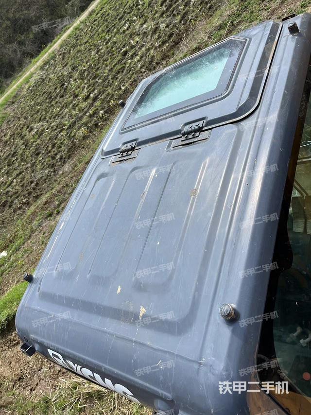 驾驶室顶部（整机外观）