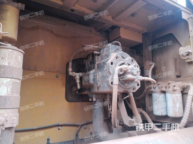 液壓泵斜45?左（大件艙室）