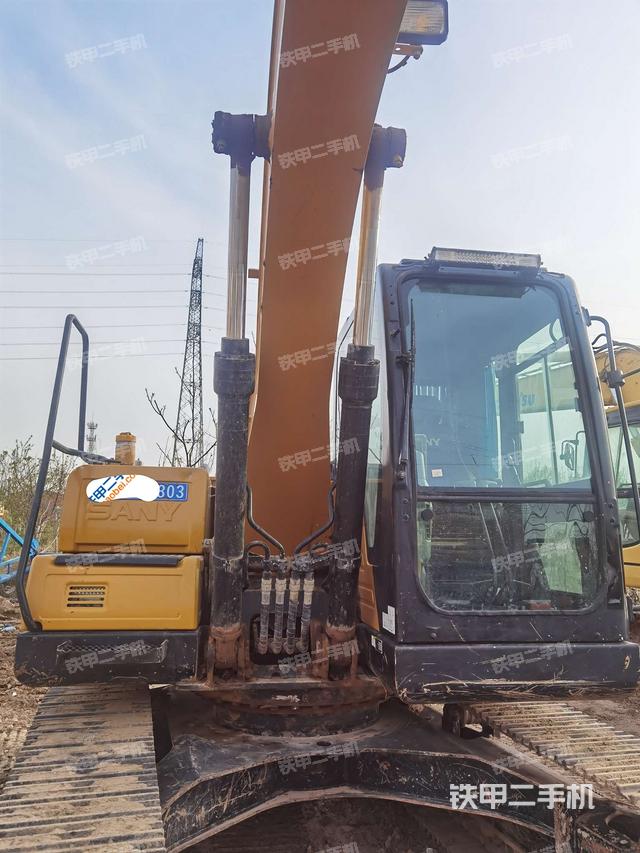 大臂油缸整體?豎拍（工作和回轉(zhuǎn)裝置）