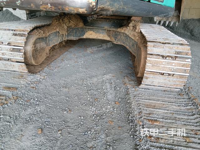 轉(zhuǎn)盤和下車架正前（工作和回轉(zhuǎn)裝置）