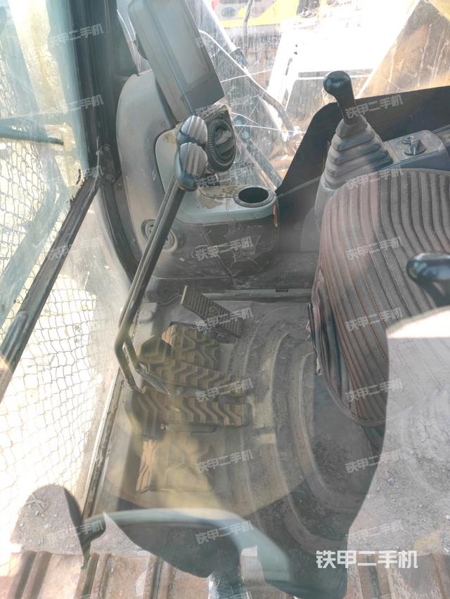 后窗玻璃角標(biāo)（駕駛室部分）