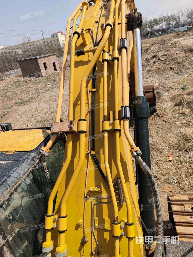 大臂背部俯視（工作和回轉(zhuǎn)裝置）