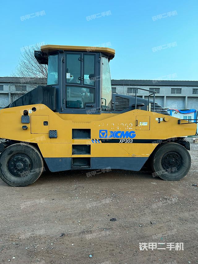 整机右侧（设备外观及核心部件）