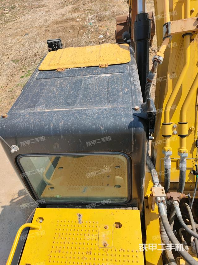 駕駛室頂部俯視（上車(chē)部件）