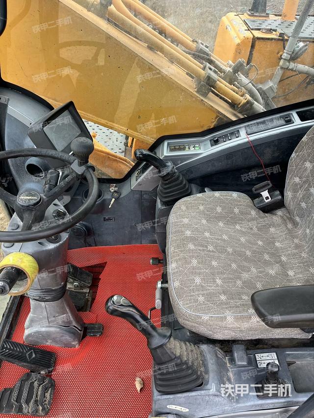 驾驶室整体（整机外观）