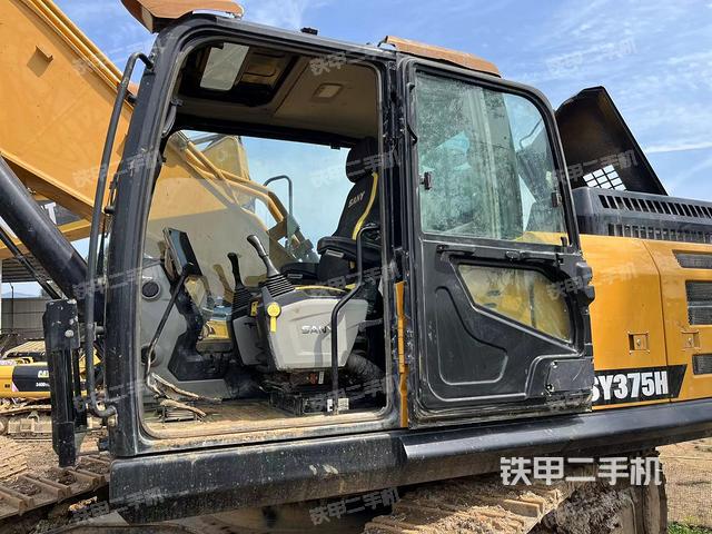 驾驶室整体（整机外观）