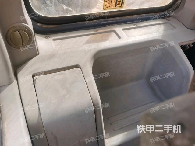 座椅后部(駕駛室部分) 座椅后部(駕駛室部分)