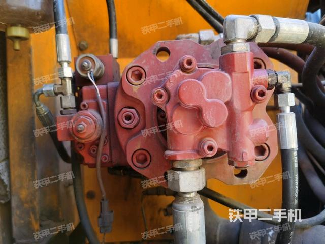 液壓泵斜45?左（大件艙室）