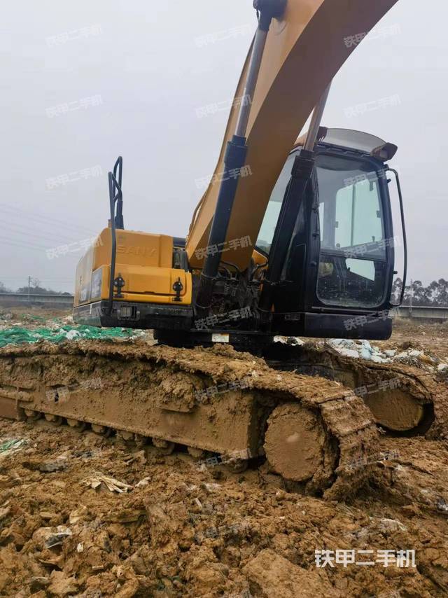 单侧履带整体（整机外观）