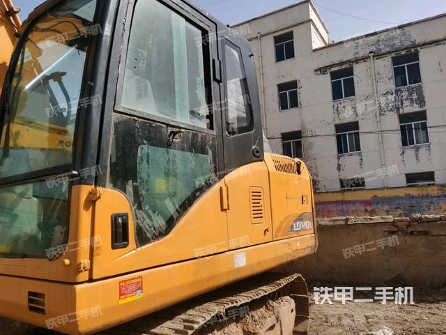 駕駛室左前45度（駕駛室部分）