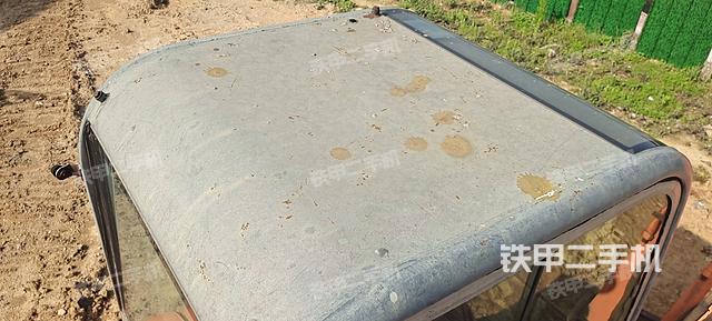 驾驶室顶部（整机外观）