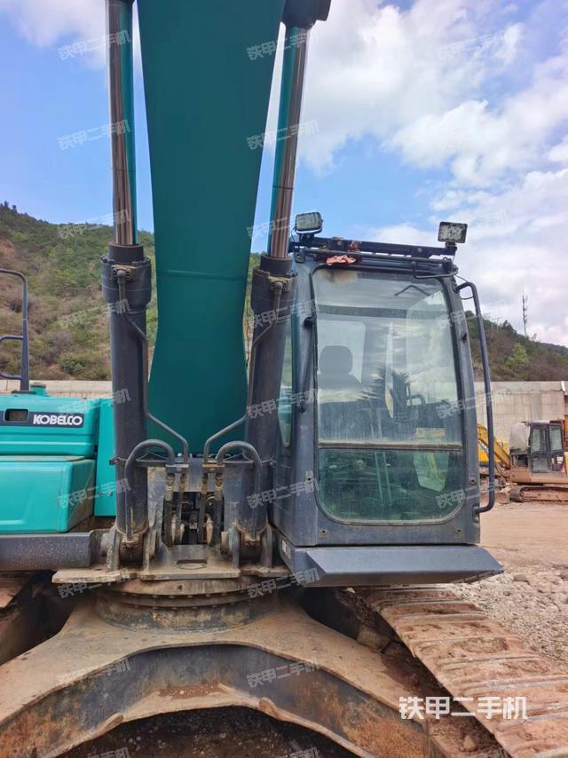 驾驶室整体（整机外观）