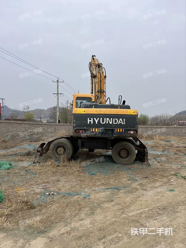 驾驶室顶部（整机外观）