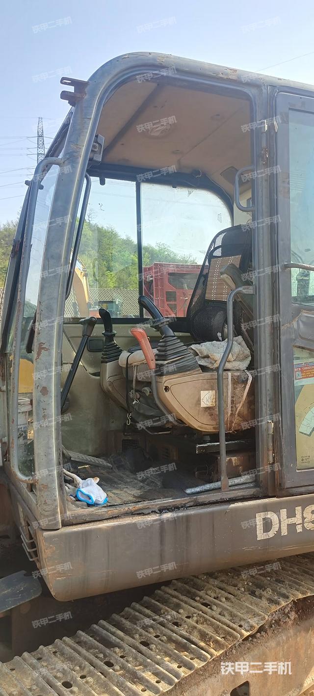 驾驶室整体（整机外观）