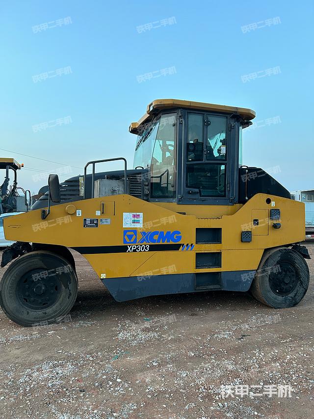 整机左侧（设备外观及核心部件）