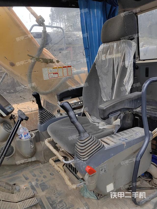 驾驶室整体（整机外观）