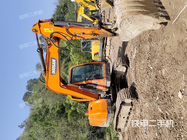斗山DX75-9C挖掘机