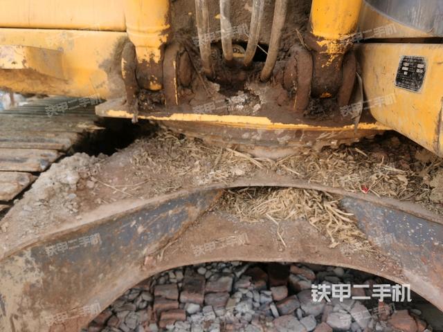 轉(zhuǎn)盤和下車架正前(工作和回轉(zhuǎn)裝置) 轉(zhuǎn)盤和下車架正前(工作和回轉(zhuǎn)裝置)
