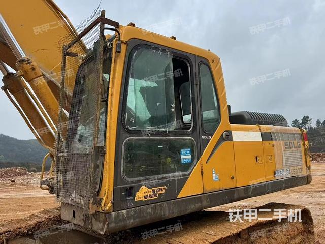 驾驶室整体（整机外观）