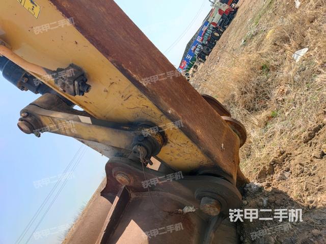 大臂油缸整體?豎拍（工作和回轉(zhuǎn)裝置）