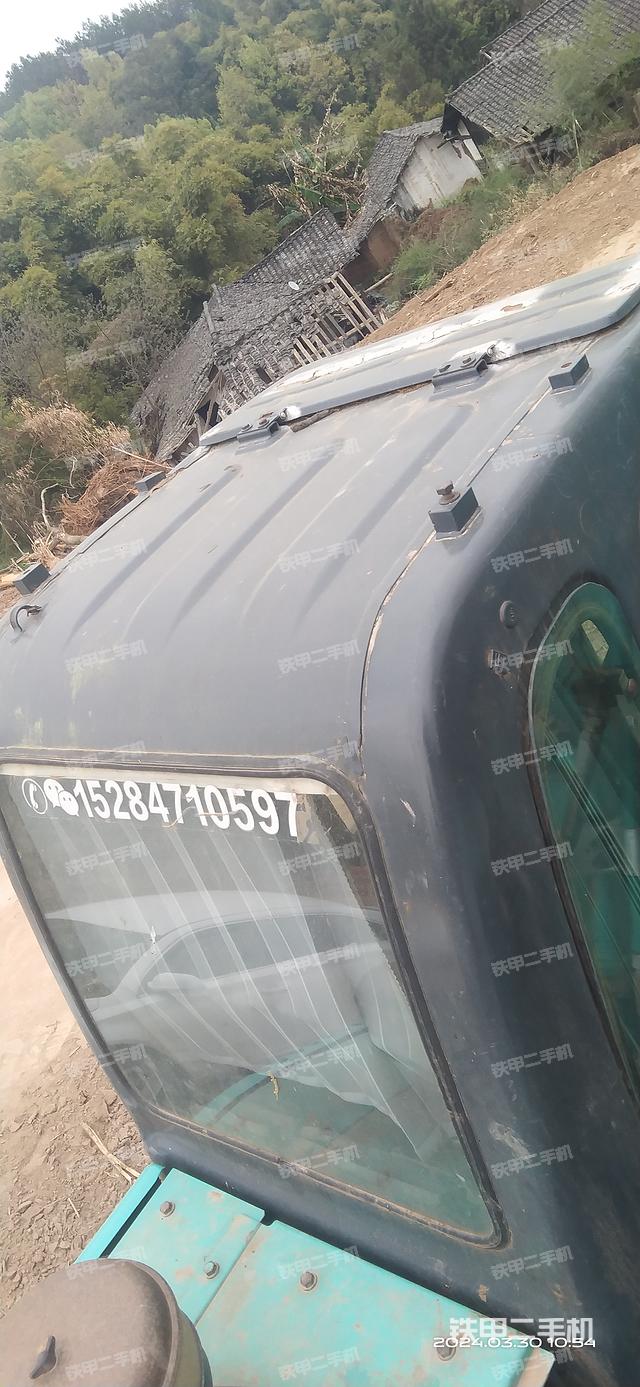 驾驶室顶部（整机外观）