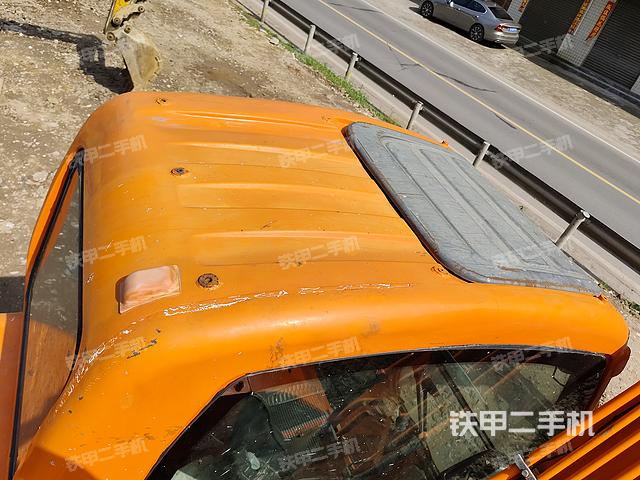 驾驶室顶部（整机外观）