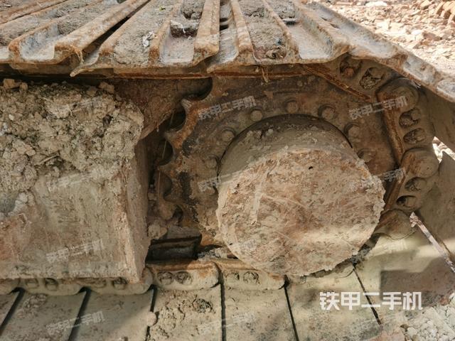 右側(cè)履帶整體(行走機(jī)構(gòu)) 右側(cè)履帶整體(行走機(jī)構(gòu))