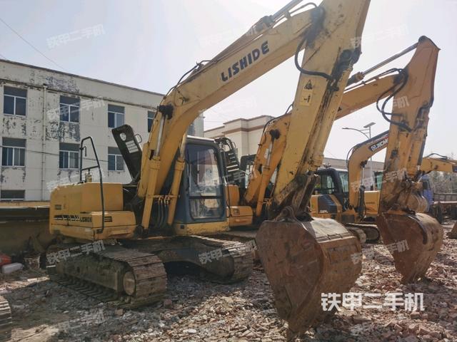 右前45(整機(jī)外觀) 右前45(整機(jī)外觀)