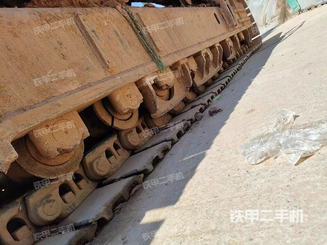 单侧履带整体（整机外观）