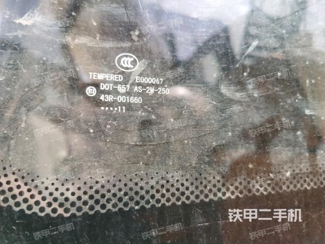 后窗玻璃角標(biāo)(駕駛室部分) 后窗玻璃角標(biāo)(駕駛室部分)