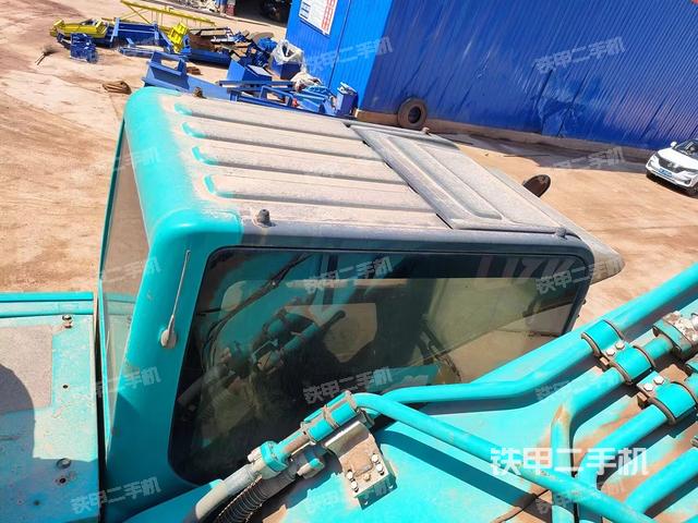 驾驶室顶部（整机外观）