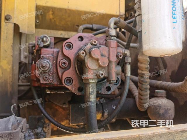 液壓泵斜45?右(大件艙室) 液壓泵斜45?右(大件艙室)