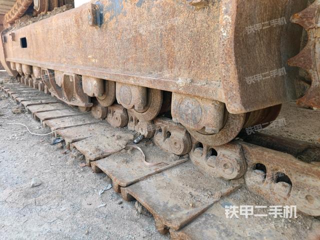 左驅(qū)動(dòng)輪（行走機(jī)構(gòu)）