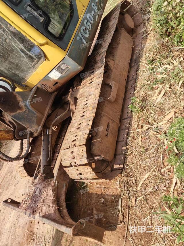 驾驶室整体（整机外观）