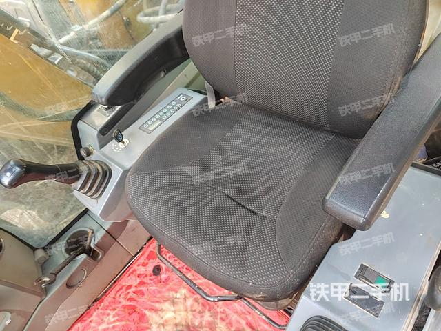 驾驶室整体（整机外观）