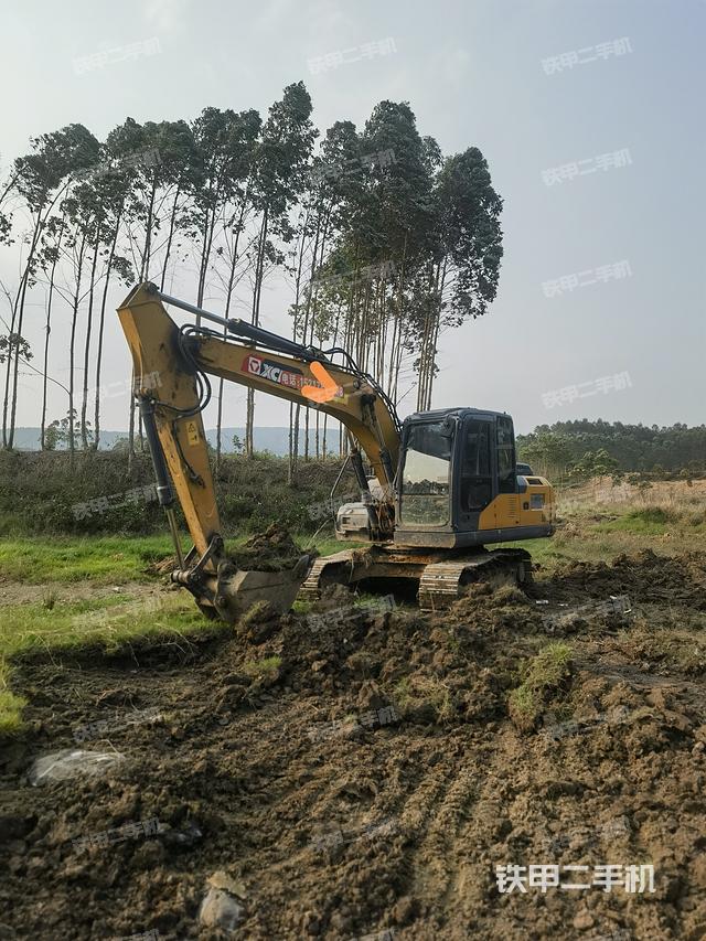驾驶室顶部（整机外观）